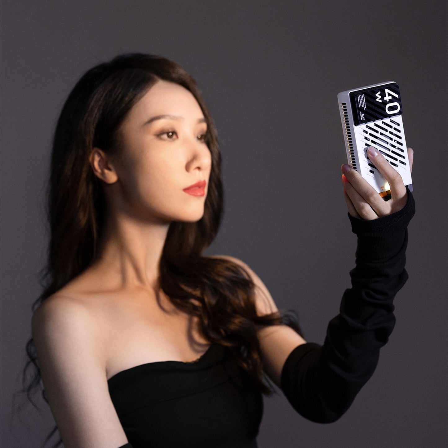 ZHIYUN M40 Video Light, 40W Portable Camera Light, 14000 Lux, 320g LED, Tiktok/YouTube Fill Light Photography Lighting