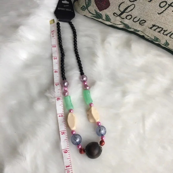 New Beverly Hills Colorful Green White Beaded Necklace. Women's Fashion