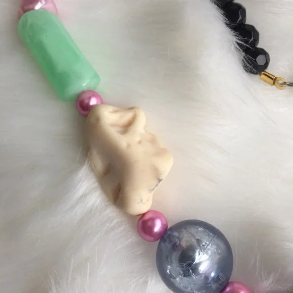 New Beverly Hills Colorful Green White Beaded Necklace. Women's Fashion
