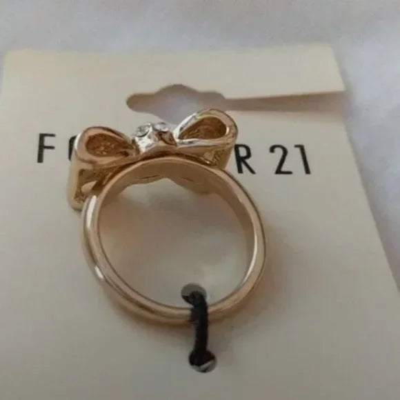 🎉 New 🎉 Forever 21 Gold Bow Costume Ring