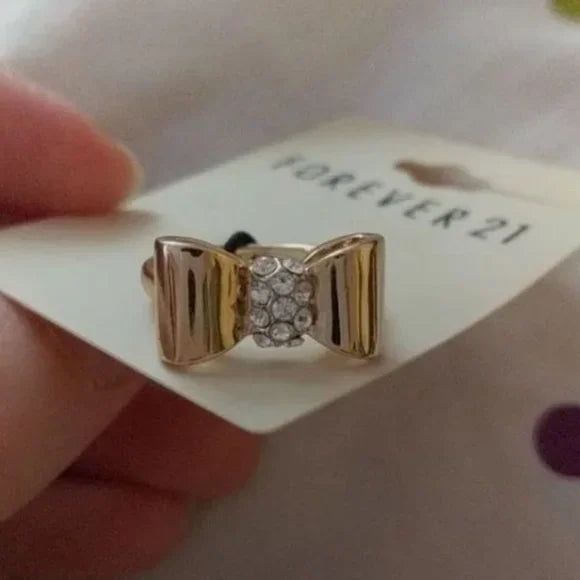 🎉 New 🎉 Forever 21 Gold Bow Costume Ring