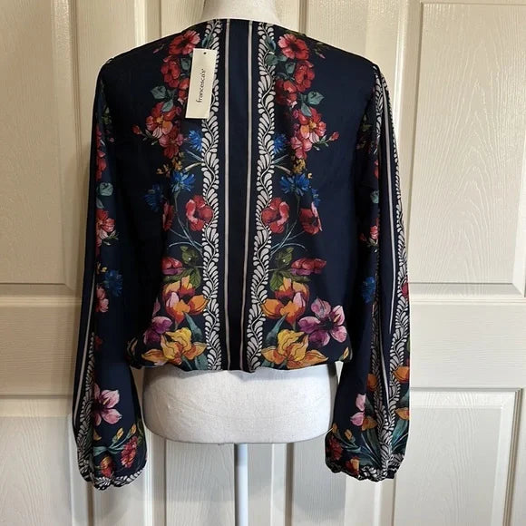 NWT Juniors Francesca's long sleeve blouse size XL floral designs. Stretchable