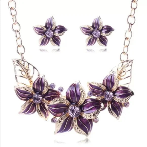 NWT Austrian Flower 🌸 Crystal Necklace Earrings Set. Women's Fashion Jewelry