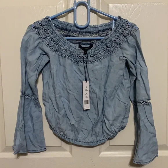 NWT new Casual Chic Walter Baker Blue Blouse Top. Size XS.