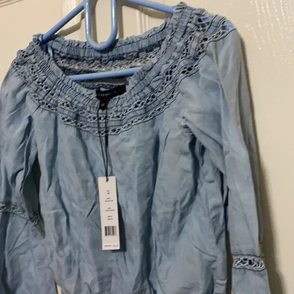NWT new Casual Chic Walter Baker Blue Blouse Top. Size XS.