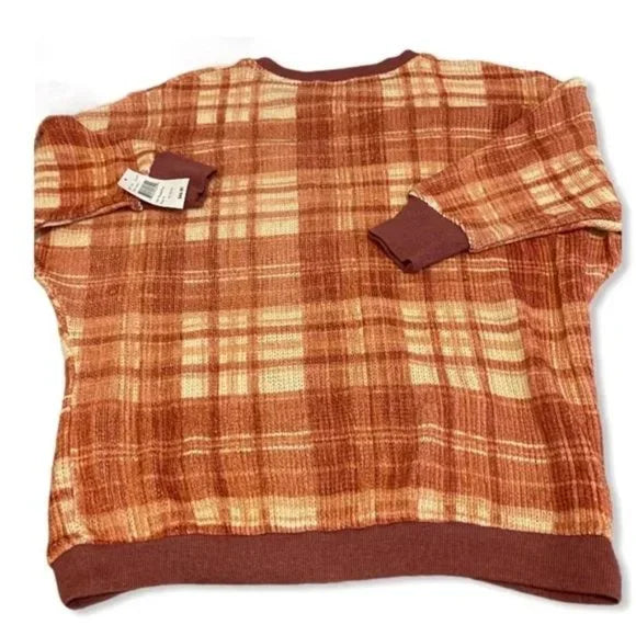 NWT Taylor & Sage Checkered Red White Pocket Sweater Top. Size Medium.