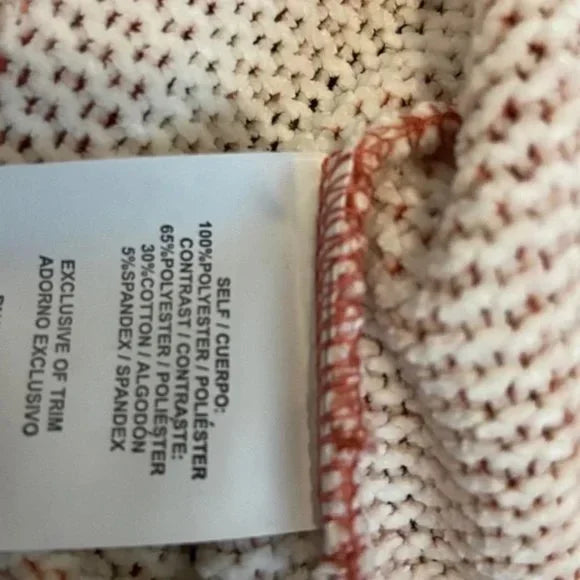 NWT Taylor & Sage Checkered Red White Pocket Sweater Top. Size Medium.