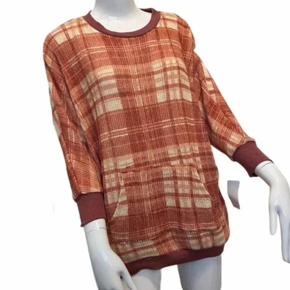 NWT Taylor & Sage Checkered Red White Pocket Sweater Top. Size Medium.