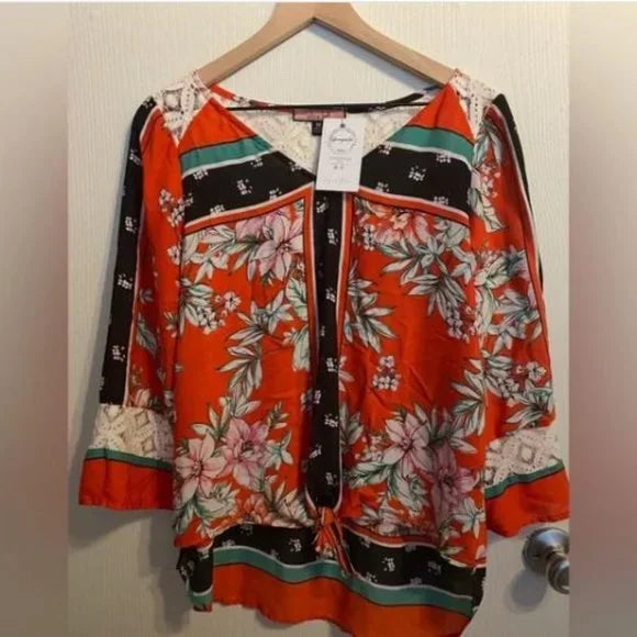 Olive Hill Women’s Red Printed Blouse Top. Size Medium.