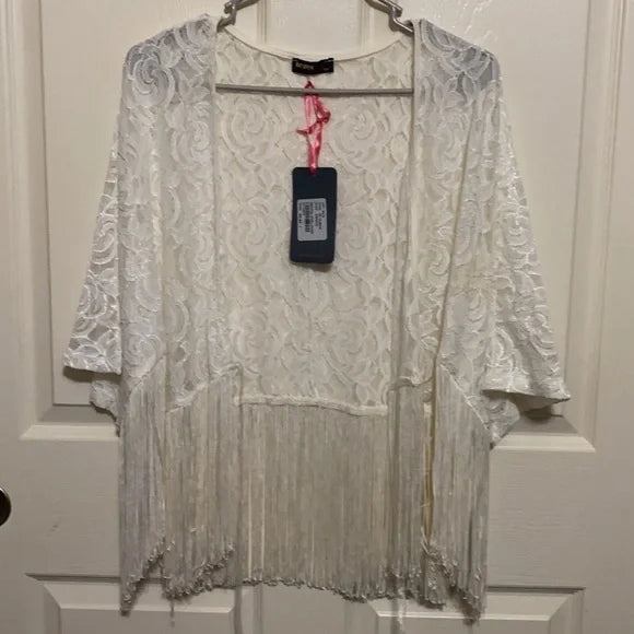 NWT Be You White lace Cardigan. Size Medium. Women's Ladies Fashion.