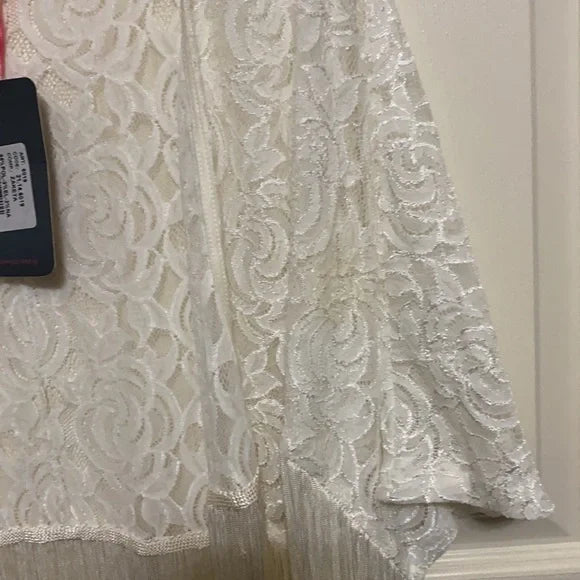 NWT Be You White lace Cardigan. Size Medium. Women's Ladies Fashion.