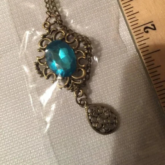 New Necklace Light Blue Green Pendant Necklace. Women's Fashion