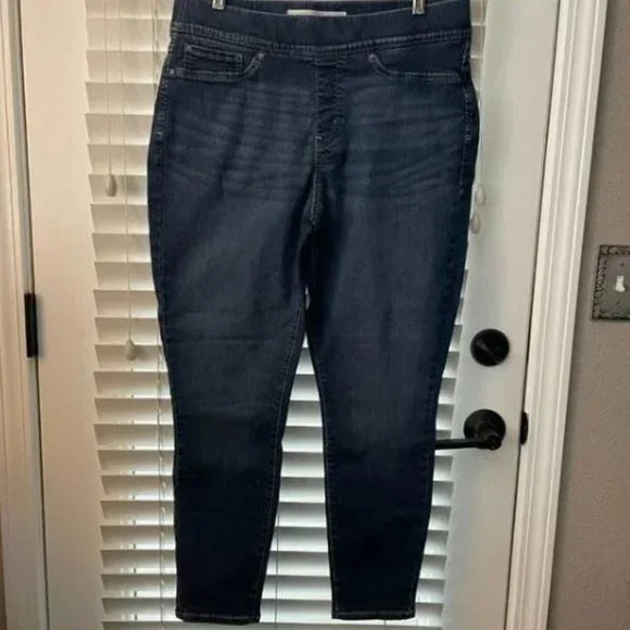 NWOT Levi's Signature Shaping Pull-On Skinny Jeans. Size 16S. Never Worn