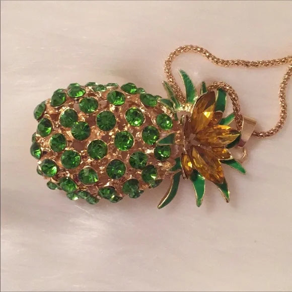 NWT New Huge Pineapple 🍍 Charm Necklace. Women's Fashion Jewelry