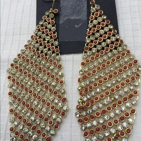 Brand New Dangling Pink Crystal Earrings. Women's Fashion Accessories.