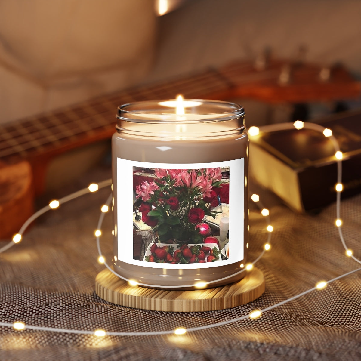 " Flowers & Strawberries " Design Scented Candles, 9oz Holiday Gift Birthday Gift Comfort Spice Scent, Sea Breeze Scent, Vanilla Bean Scent Home Decor