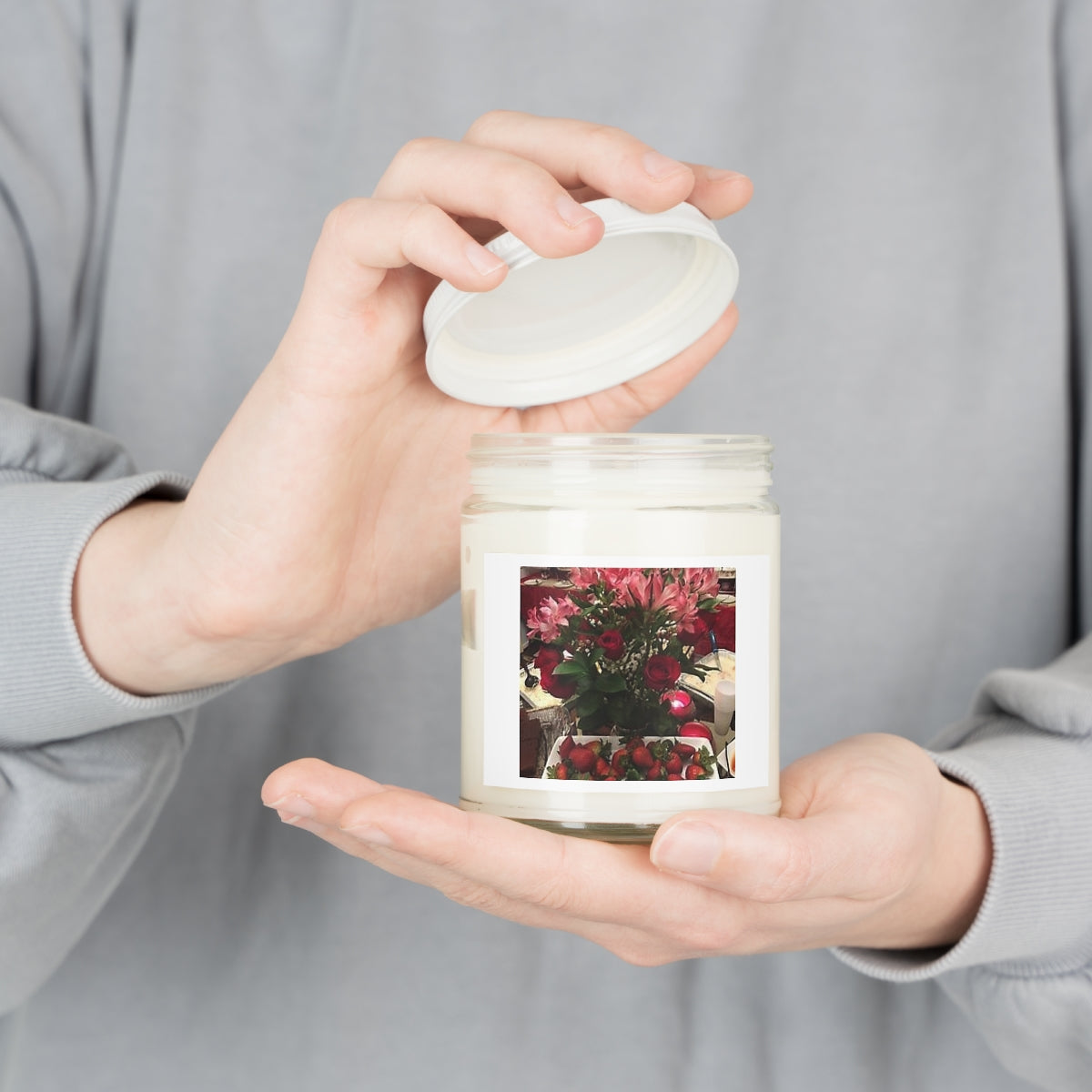" Flowers & Strawberries " Design Scented Candles, 9oz Holiday Gift Birthday Gift Comfort Spice Scent, Sea Breeze Scent, Vanilla Bean Scent Home Decor