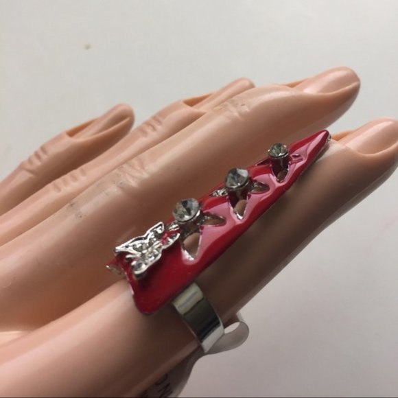 Brand-new big chunky adjustable ring ๐ Fashion jewelry for women's & ladies. Color red with butterfly design and rhinestones. - Findsbyjune.com