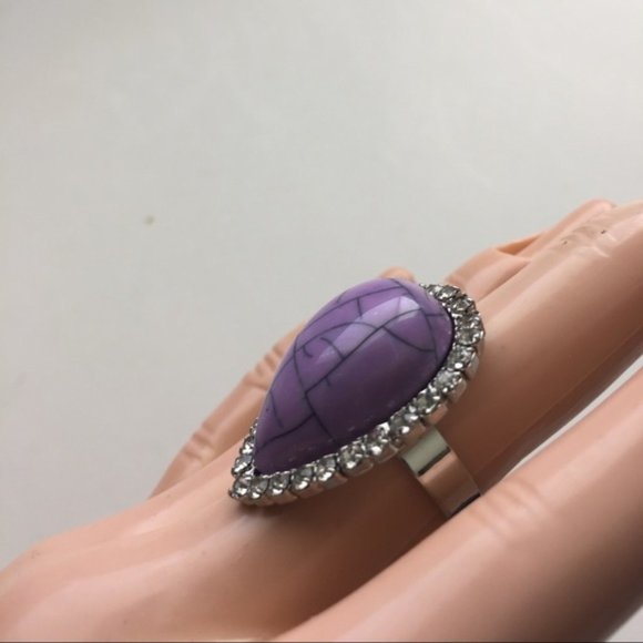 Brand-new big chunky adjustable ring π Fashion jewelry for women's & ladies. Purple drop π§ design. Women's Ladies Fashion Jewelry - Findsbyjune.com
