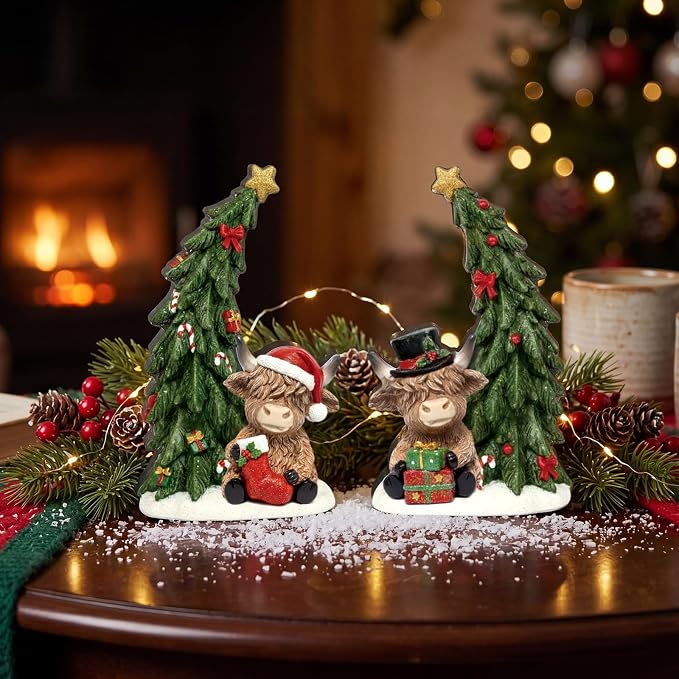 Yuntau 2 Pcs Christmas Highland Cow Figurines Decor with Christmas Tree