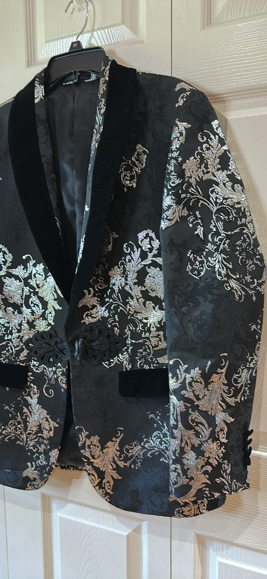 Men's Medium Black and Silver Floral Brocade Blazer with Velvet Lapels - Medium