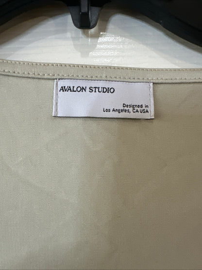 NWT Avalon Studio Tan Cream Woman's Top Size Small With Buttons Short Sleeve