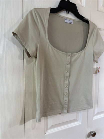 NWT Avalon Studio Tan Cream Woman's Top Size Small With Buttons Short Sleeve