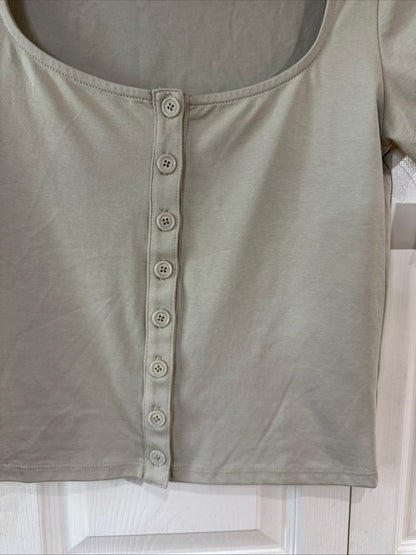 NWT Avalon Studio Tan Cream Woman's Top Size Small With Buttons Short Sleeve