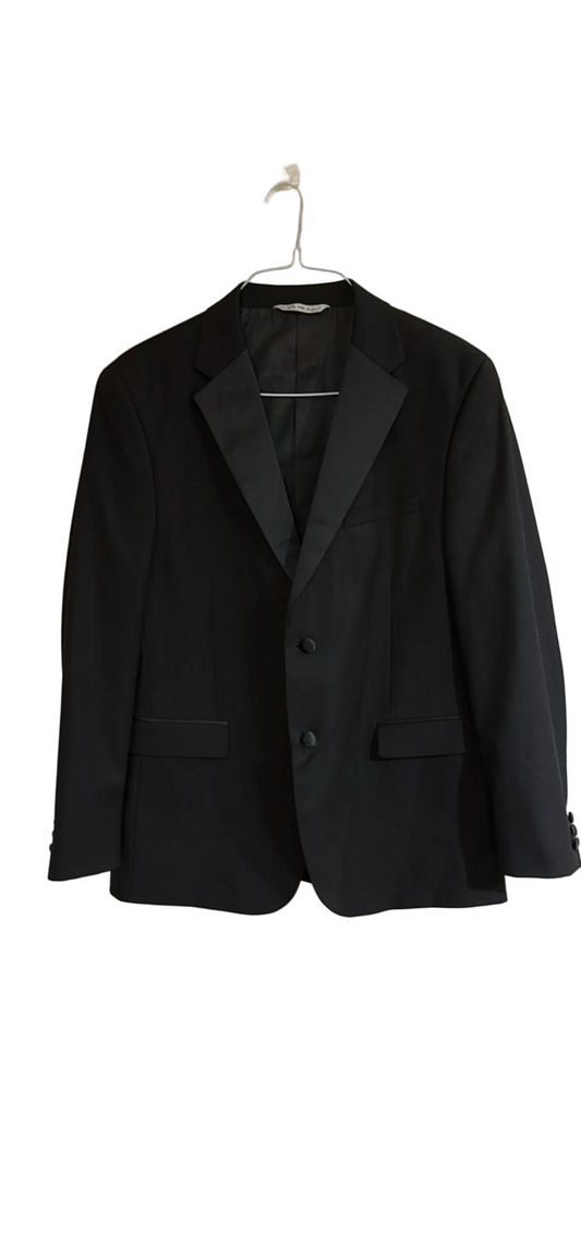 Black Tie Preferred Suit Men's Size Medium can't cocktail party weddings. Donated by June