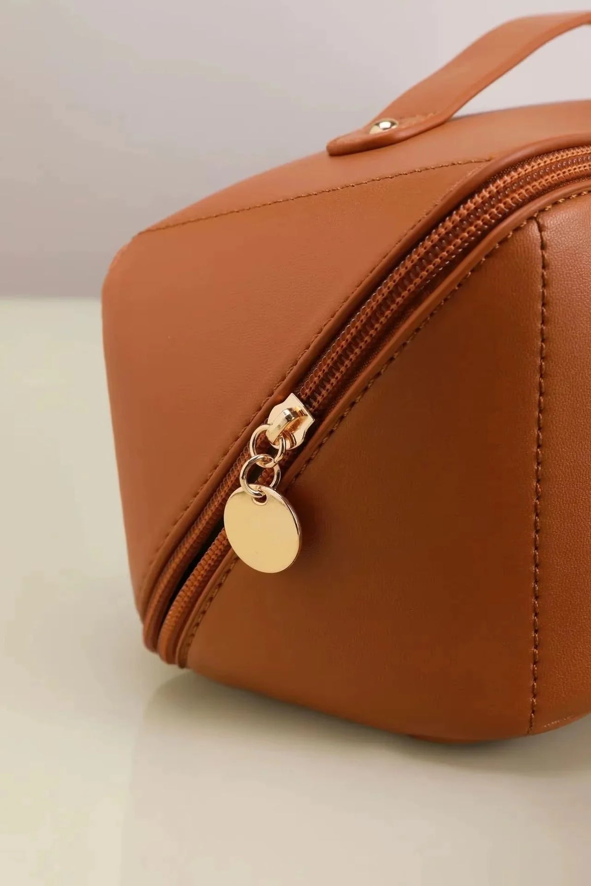 Portable Travel Cosmetics Storage Bag Large-Capacity Makeup Bag Waterproof Beauty And Skincare Beauty Pillow Toiletries Handbag