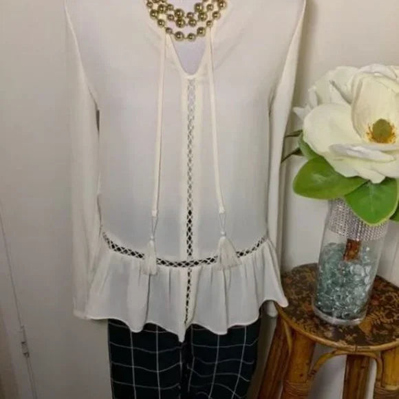 NWT a.n.a Long Sleeve Peplum White Blouse. Size Small. Women's Fashion