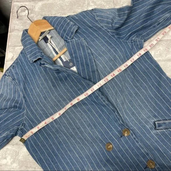 NWT Universal Thread Denim Blue Jean Jacket Striped. Size‎ Small. Women's Ladies‎ Fashion.