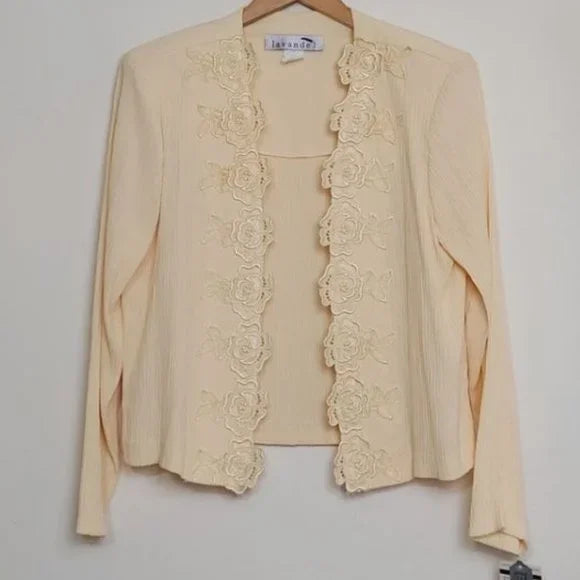 NWT Floral Embroidered Open Front Yellow Blazer Suit Size 14. Women's Fashion