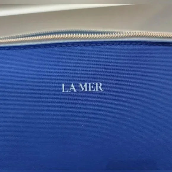 NWOT La Mer Blue Cosmetic Makeup Bag. Women's Accessories