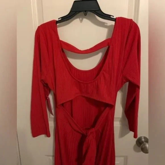 NWT Women’s Shoe Dazzle‎ Ribbed Red Long Sleeve Dress. Size XL.