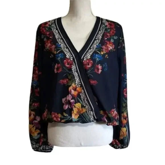 NWT Juniors Francesca's long sleeve blouse size‎ XL floral designs. Stretchable