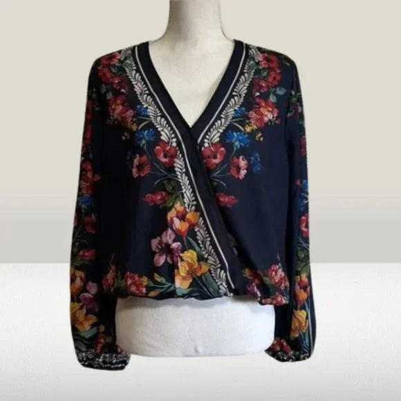 NWT Juniors Francesca's long sleeve blouse size‎ XL floral designs. Stretchable