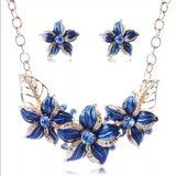 NWT‎ Austrian Flower 🌸 Crystal Necklace Earrings Set. Women's Fashion Jewelry