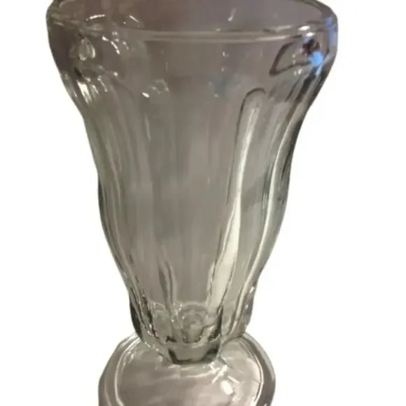 V-Shaped Clear Glass‎ Flower 🌸 Vase Home 🏡 Decor