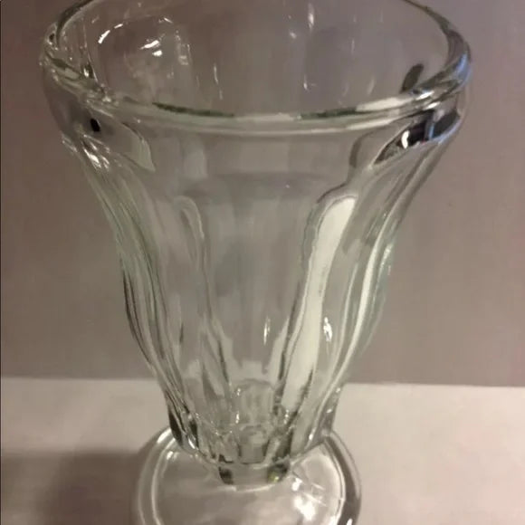 V-Shaped Clear Glass‎ Flower 🌸 Vase Home 🏡 Decor