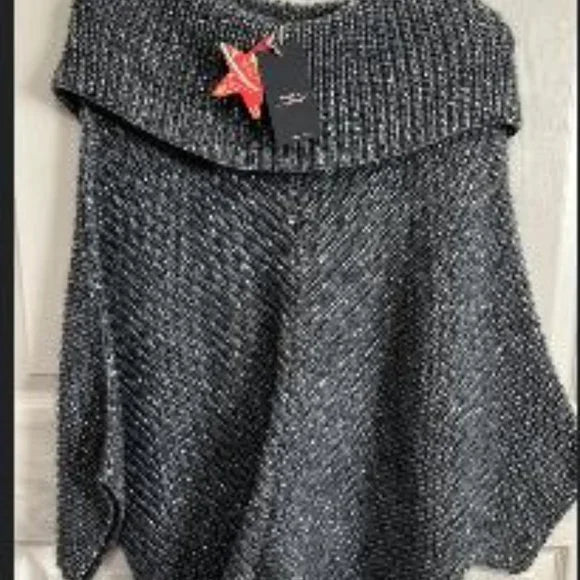 NWT New Wool Solid‎ Gray with Metallic Design Poncho Size Large Women's Fashion