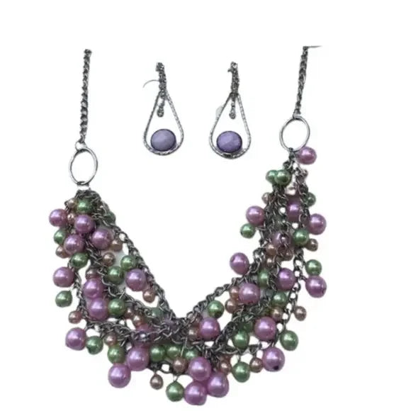 Very Pretty Brand New Multi-Beads Necklace and Earrings Set. Women's Fashion‎