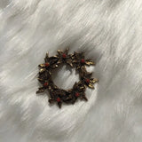 ⬇️ Metal‎ Wreath Design Brooch Pin with Gemstone