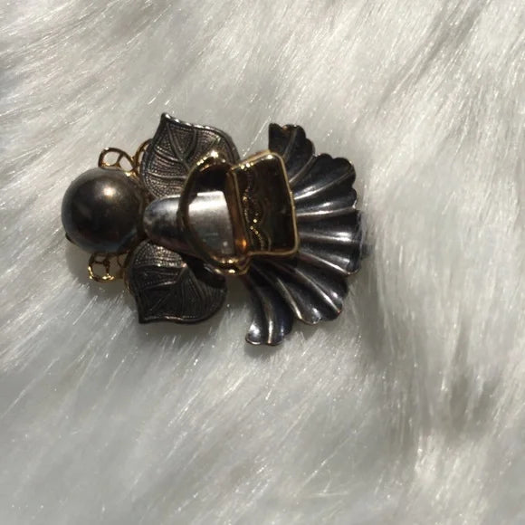 Silver‎ Angel Holding Gold Plated Brooch Pin