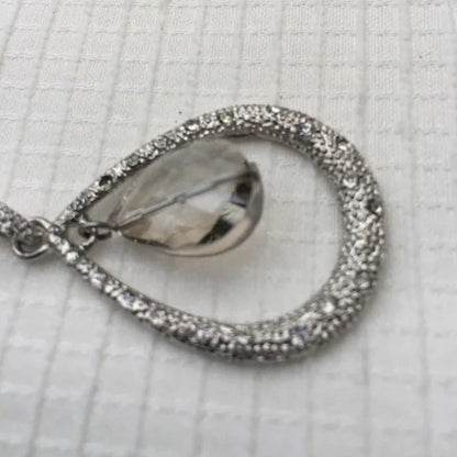 Brand New Pretty Drop Shiny Crystal Pendant Necklace. Women's Fashion Jewelry