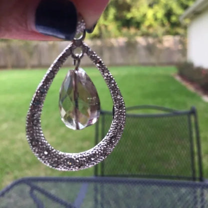Brand New Pretty Drop Shiny Crystal Pendant Necklace. Women's Fashion Jewelry