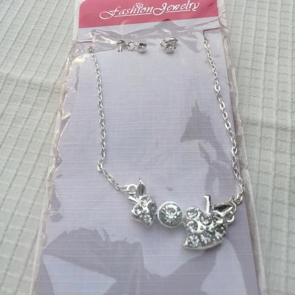 New Crystals‎ Silver Plated Necklace with Strawberry Design, Women's Fashion