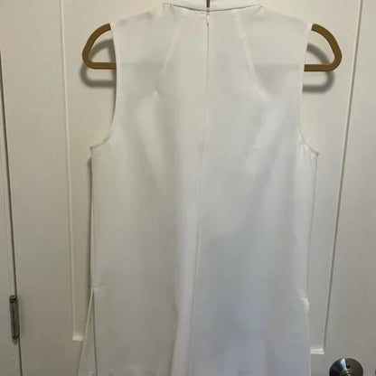 NWT Trina Turk White Tunic Top Blouse‎ Size 8. Women's Fashion.