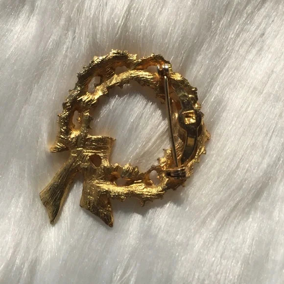 ⬇️ Gold Plated‎ Metal Christmas Wreath Brooch Pin