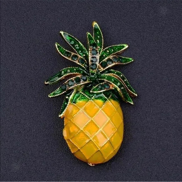 30% OFF NWT New Pineapple 🍍‎ Brooch Pin